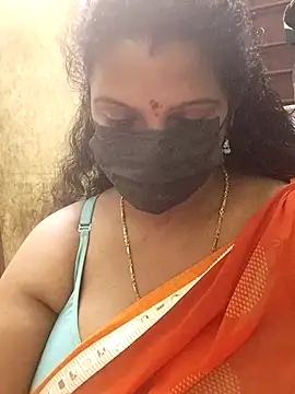 Snapshot of poojaa-rani chatting on 03/19/26, 05:50 poojaa-rani online show from 03/19/26, 05:50