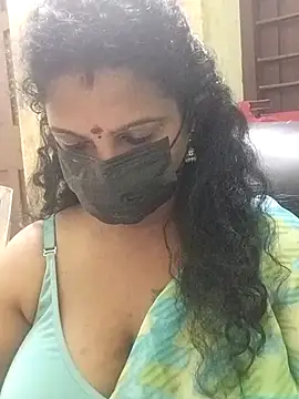 Snapshot of poojaa-rani chatting on 03/22/26, 06:11 poojaa-rani online show from 03/22/26, 06:11