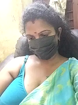 Snapshot of poojaa-rani chatting on 04/04/26, 04:37 poojaa-rani online show from 04/04/26, 04:37