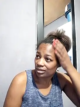 Snapshot of sexylira chatting on 09/24/25, 10:40 sexylira online show from 09/24/25, 10:40