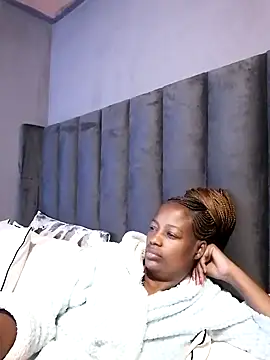 Snapshot of sexylira chatting on 10/02/25, 10:22 sexylira online show from 10/02/25, 10:22