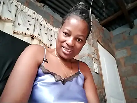 Snapshot of sexylira chatting on 05/12/26, 08:33 sexylira online show from 05/12/26, 08:33
