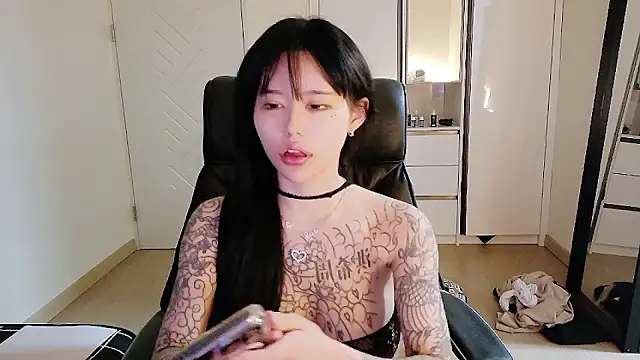 Snapshot of tangju7 chatting on 12/01/25, 01:38 tangju7 online show from 12/01/25, 01:38