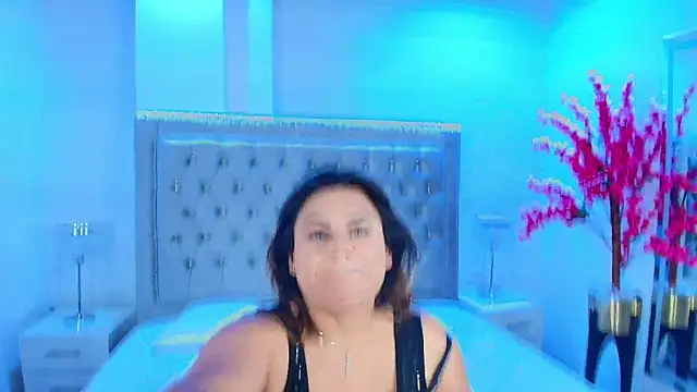 Snapshot of Lia_adamsss chatting on 10/17/25, 01:42 Lia adamsss online show from 10/17/25, 01:42