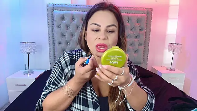 Snapshot of Lia_adamsss chatting on 11/27/25, 01:51 Lia adamsss online show from 11/27/25, 01:51