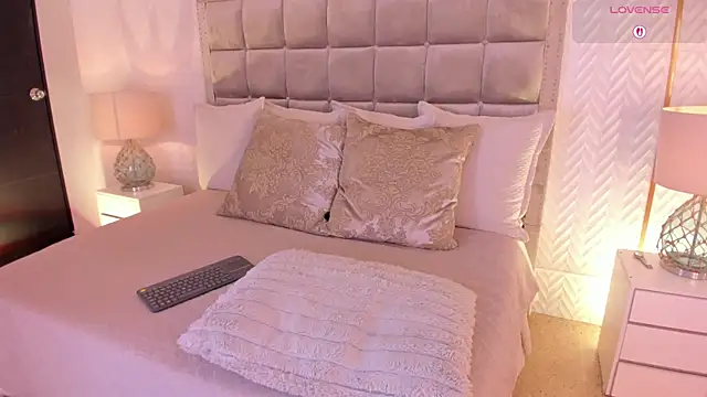 Snapshot of laurencarter1 chatting on 11/07/25, 03:39 laurencarter1 online show from 11/07/25, 03:39