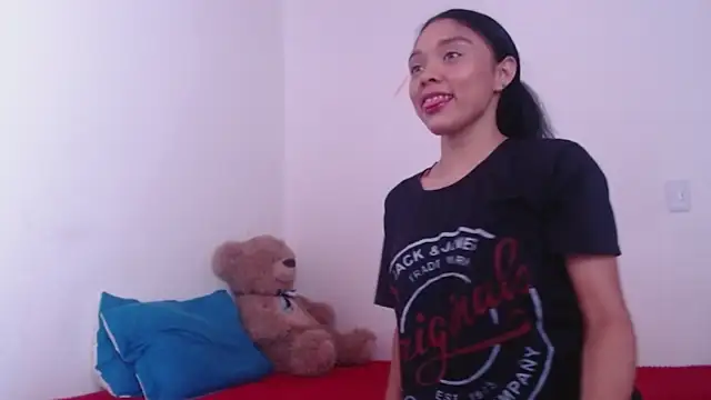 Snapshot of sharon_sexy_ chatting on 12/01/25, 08:03 sharon sexy online show from 12/01/25, 08:03