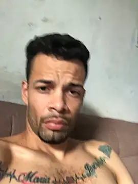 Snapshot of HenriquePhn chatting on 06/30/26, 04:41 HenriquePhn online show from 06/30/26, 04:41