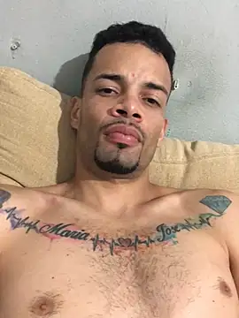 Snapshot of HenriquePhn chatting on 08/03/26, 02:54 HenriquePhn online show from 08/03/26, 02:54