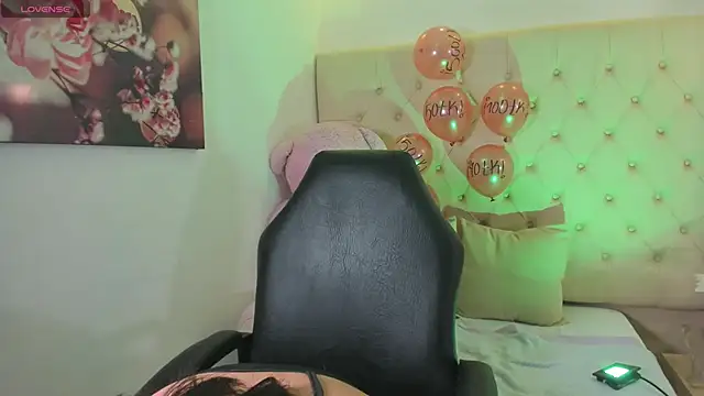 abby roux online show from 11/12/25, 03:40