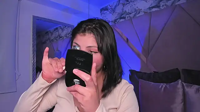 abby roux online show from 12/15/25, 02:49