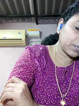 Snapshot of JENNIFERtamil chatting on 03/19/26, 01:04 JENNIFERtamil online show from 03/19/26, 01:04