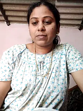 Snapshot of JENNIFERtamil chatting on 03/28/26, 07:52 JENNIFERtamil online show from 03/28/26, 07:52