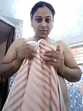 Snapshot of JENNIFERtamil chatting on 04/01/26, 08:15 JENNIFERtamil online show from 04/01/26, 08:15