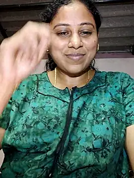 Snapshot of JENNIFERtamil chatting on 04/07/26, 07:42 JENNIFERtamil online show from 04/07/26, 07:42