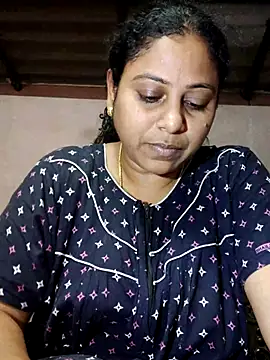 Snapshot of JENNIFERtamil chatting on 04/08/26, 07:41 JENNIFERtamil online show from 04/08/26, 07:41