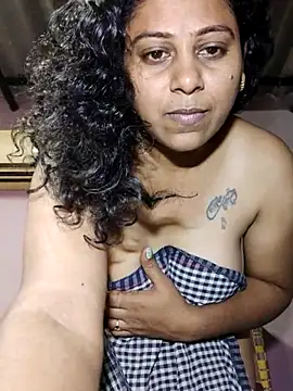 Snapshot of JENNIFERtamil chatting on 04/10/26, 08:19 JENNIFERtamil online show from 04/10/26, 08:19