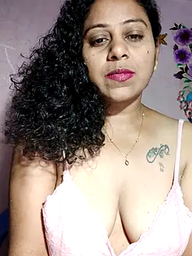 Snapshot of JENNIFERtamil chatting on 04/12/26, 07:52 JENNIFERtamil online show from 04/12/26, 07:52