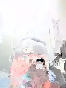 Bear2323 online show from 08/04/26, 06:16