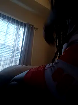 Snapshot of thegenie101 chatting on 03/16/26, 08:35 thegenie101 online show from 03/16/26, 08:35