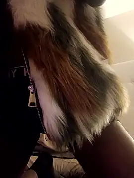 Snapshot of thegenie101 chatting on 03/22/26, 04:27 thegenie101 online show from 03/22/26, 04:27