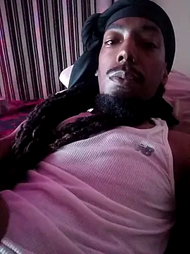 Snapshot of thegenie101 chatting on 04/24/26, 08:50 thegenie101 online show from 04/24/26, 08:50