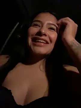 Snapshot of andrea_gomes_ chatting on 10/12/25, 06:12 andrea gomes online show from 10/12/25, 06:12