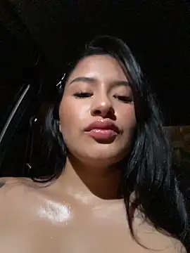 Snapshot of andrea_gomes_ chatting on 10/23/25, 08:46 andrea gomes online show from 10/23/25, 08:46