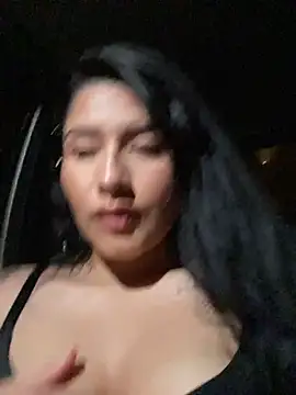 Snapshot of andrea_gomes_ chatting on 10/24/25, 09:06 andrea gomes online show from 10/24/25, 09:06