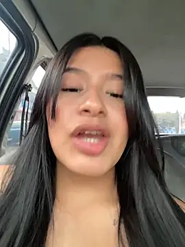 Snapshot of andrea_gomes_ chatting on 12/21/25, 01:29 andrea gomes online show from 12/21/25, 01:29