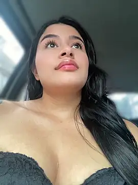 Snapshot of andrea_gomes_ chatting on 04/17/26, 08:34 andrea gomes online show from 04/17/26, 08:34