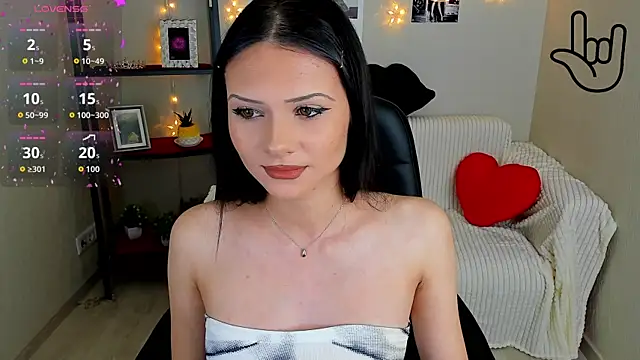 Kitti   online show from 11/05/25, 01:38