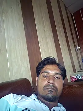 Snapshot of johnny8731 chatting on 09/28/25, 09:25 johnny8731 online show from 09/28/25, 09:25