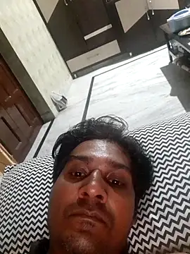 Snapshot of johnny8731 chatting on 10/17/25, 07:16 johnny8731 online show from 10/17/25, 07:16