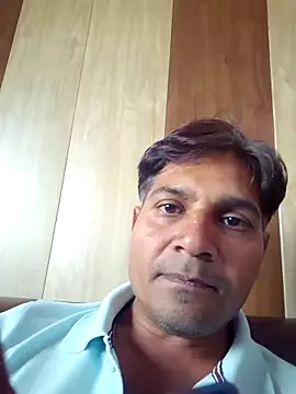 Snapshot of johnny8731 chatting on 11/16/25, 07:47 johnny8731 online show from 11/16/25, 07:47