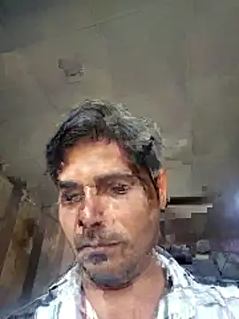 Snapshot of johnny8731 chatting on 05/08/26, 04:18 johnny8731 online show from 05/08/26, 04:18