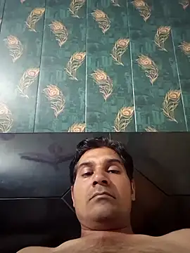 Snapshot of johnny8731 chatting on 06/19/26, 04:55 johnny8731 online show from 06/19/26, 04:55