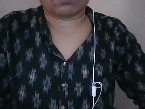 Snapshot of snehashreyatamil chatting on 12/01/25, 08:41 snehashreyatamil online show from 12/01/25, 08:41