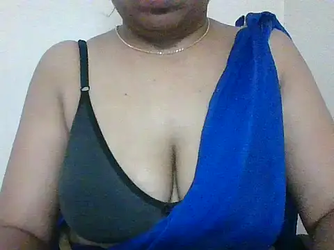 Snapshot of snehashreyatamil chatting on 12/05/25, 07:50 snehashreyatamil online show from 12/05/25, 07:50