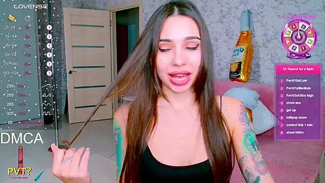 Snapshot of vinkiepinkie chatting on 09/28/25, 04:56 vinkiepinkie online show from 09/28/25, 04:56