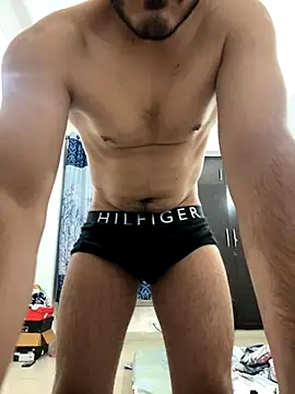 Guccilonda17 online show from 11/29/25, 06:44