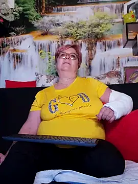 QueenPammy1 online show from 03/09/25, 04:11