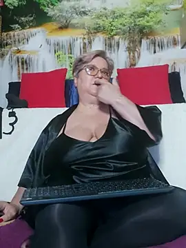 QueenPammy1 online show from 11/13/25, 05:06