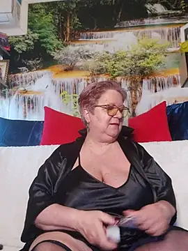 QueenPammy1 online show from 02/03/26, 06:51