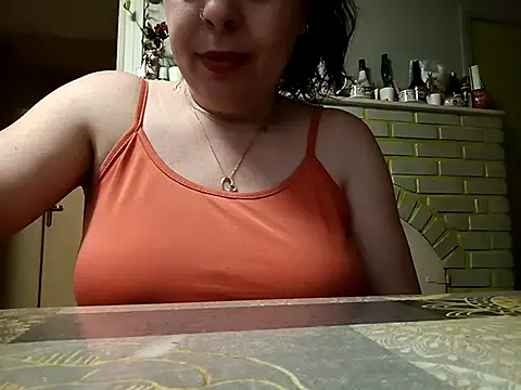 Snapshot of mimi19820 chatting on 04/07/26, 12:16 mimi19820 online show from 04/07/26, 12:16