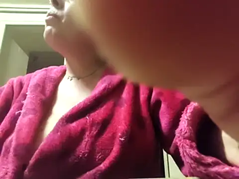 Snapshot of mimi19820 chatting on 04/15/26, 07:21 mimi19820 online show from 04/15/26, 07:21