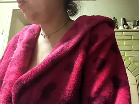 Snapshot of mimi19820 chatting on 04/16/26, 09:39 mimi19820 online show from 04/16/26, 09:39