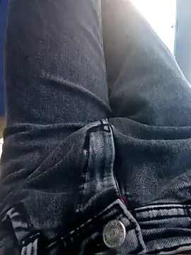 Snapshot of rickyxxxvvv chatting on 10/10/25, 12:48 rickyxxxvvv online show from 10/10/25, 12:48