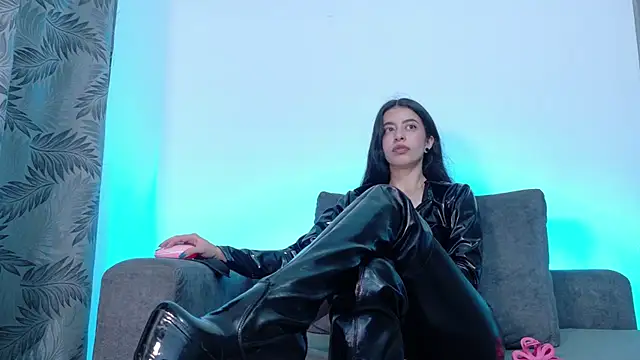 Snapshot of Misscarolsph chatting on 11/23/25, 12:43 Misscarolsph online show from 11/23/25, 12:43