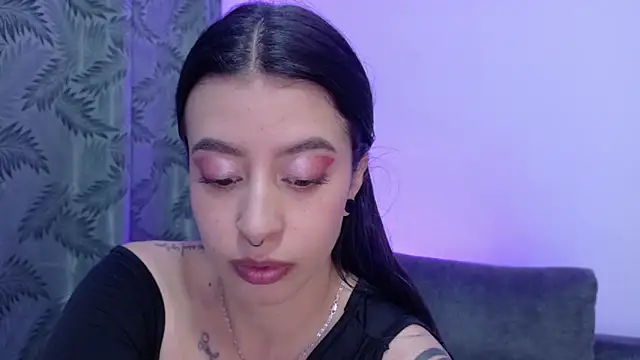 Snapshot of Misscarolsph chatting on 04/20/26, 07:04 Misscarolsph online show from 04/20/26, 07:04